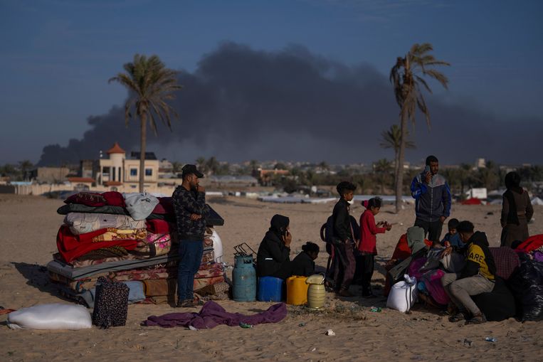 Netherlands Navy ship returns from Mediterranean after two months • UN in Khan Yunis  Six Palestinian refugees were killed in the shelter