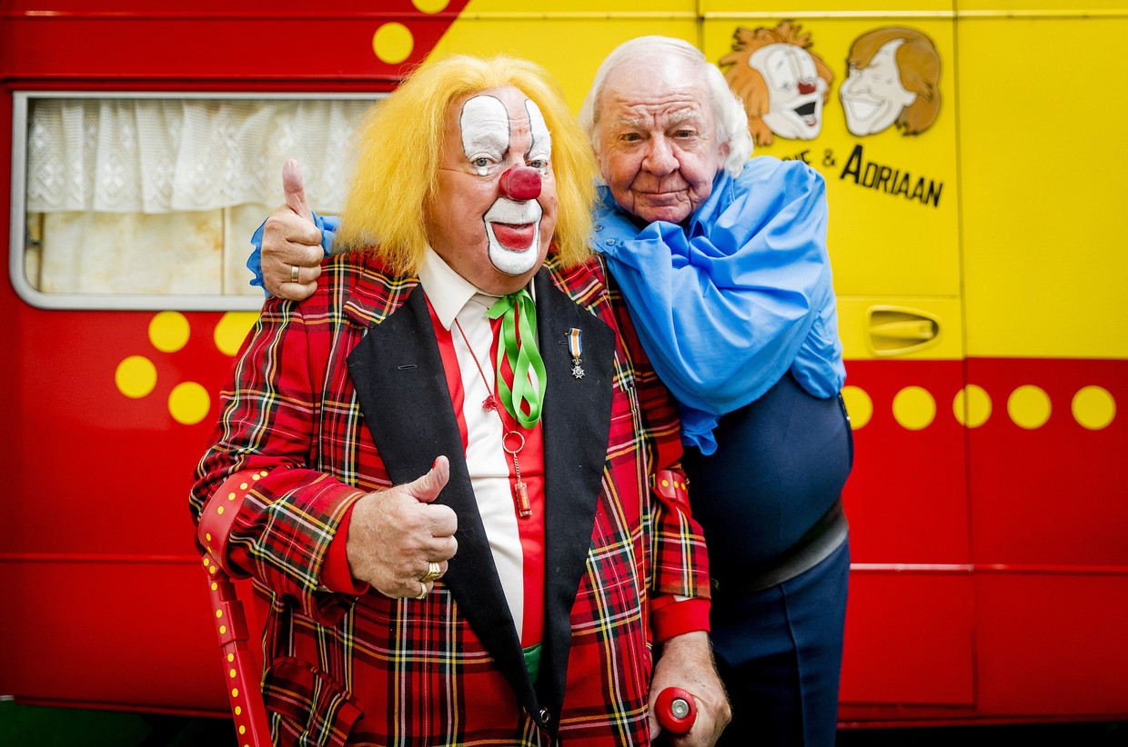 De docu ‘Een schat aan herinneringen’ gaat vermakelijk in op de lange carrière van Bassie & Adriaan