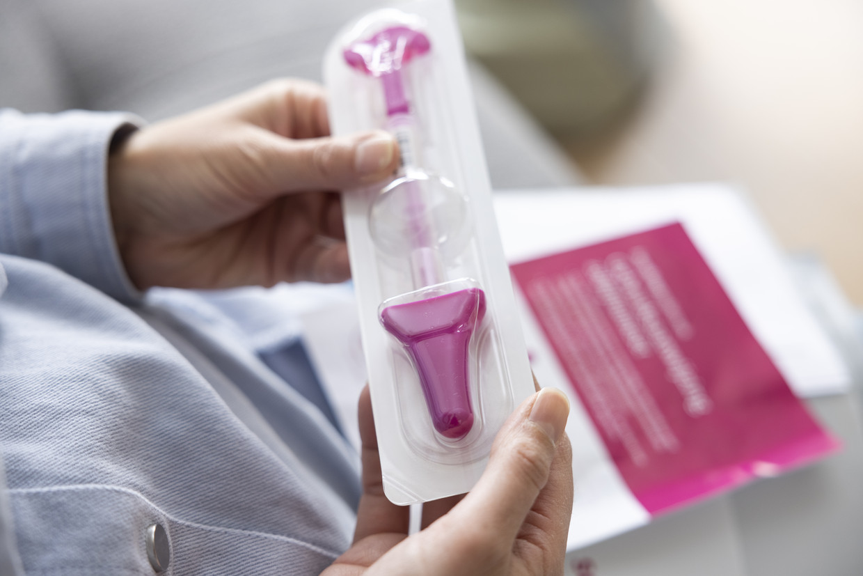 Con un kit di autocampionamento, le donne possono raccogliere da sole il materiale vaginale che viene sottoposto a test di laboratorio per l'HPV, che può causare il cancro cervicale.  Immagine di ANP / Laurens van Putten