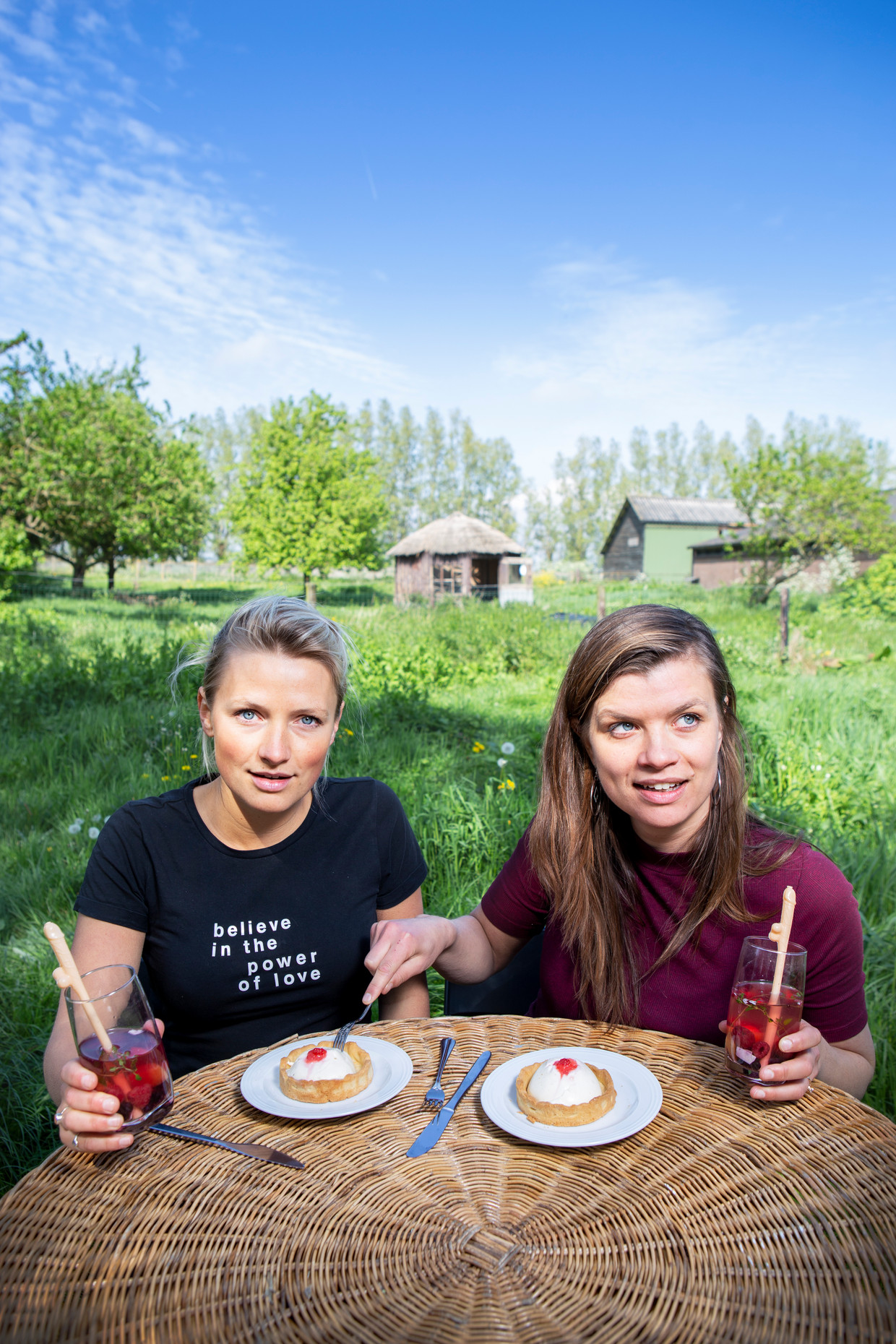 Standjes, kutjes en pornovoorkeuren Sekszusjes Marcelle en Krista Arriëns delen alles