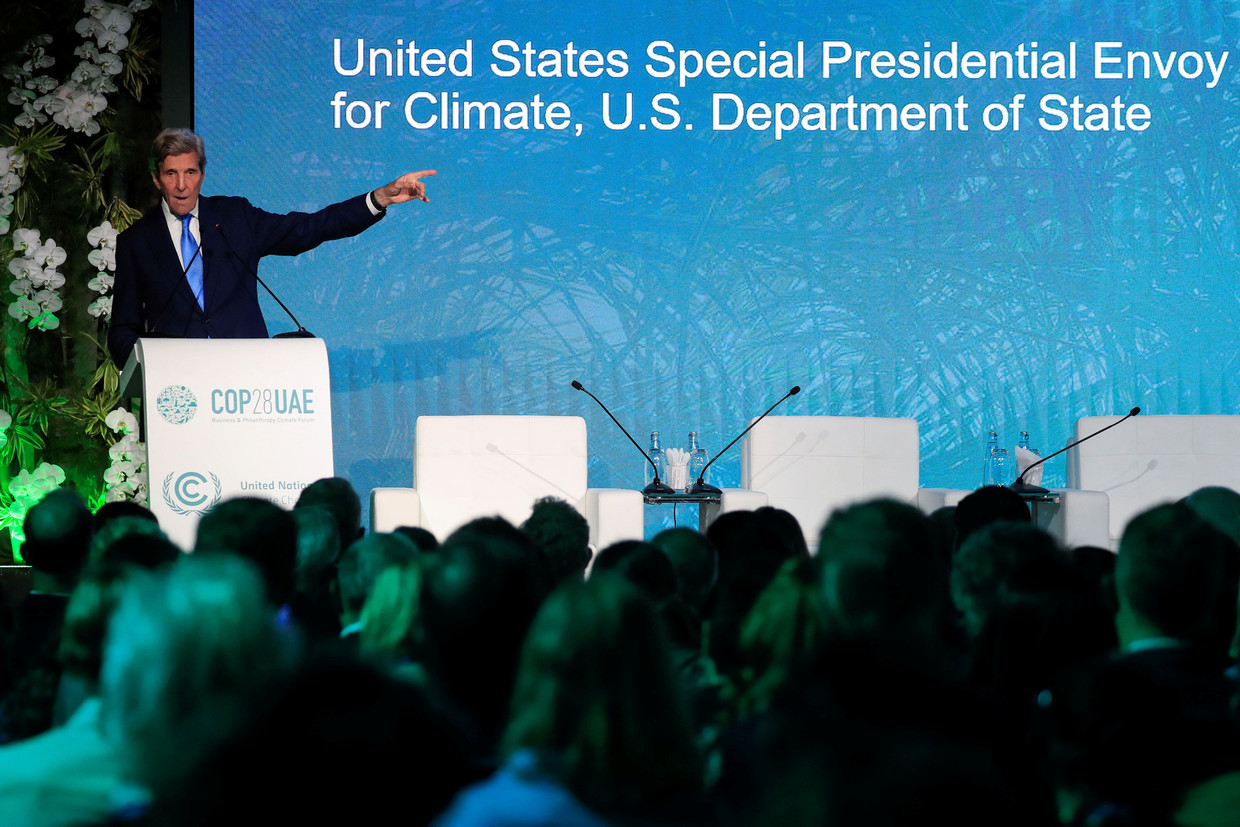     John Kerry, the US President's special envoy for climate, speaks at the climate summit in Dubai, photo - Reuters