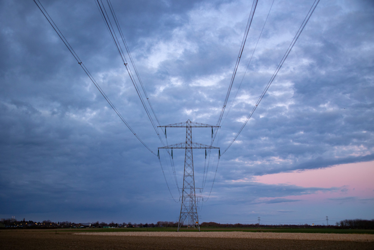 Netbeheerders mogen straks kiezen wie ze eerst aansluiten De Volkskrant