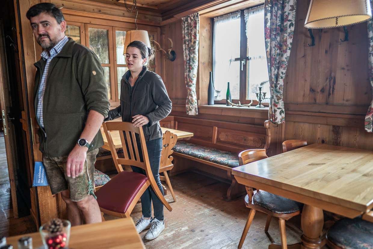 Anton Wadenspanner dan putrinya Katarina.  Foto oleh Joris van Gennep untuk Volkskrant