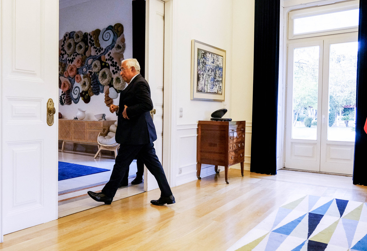 Portuguese Prime Minister Antonio Costa announced his departure from the Sao Bento Palace in Lizabon on Tuesday.  Photo by Leonardo Negrão/Atlántico Press