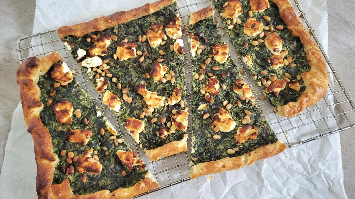 Hartige plaattaart met spinazie, ricotta en geitenkaas