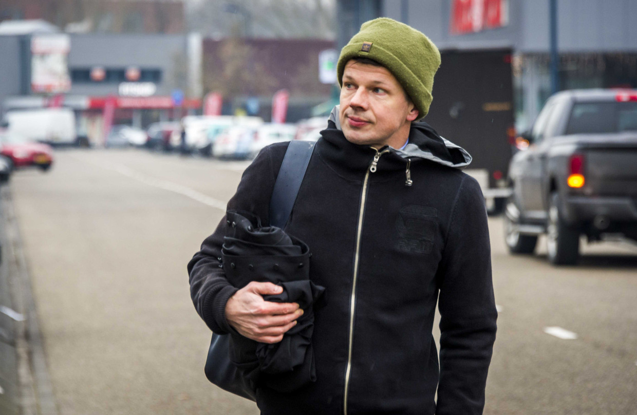 Teruglezen Volgens Sonja Holleeder zei haar broer dat hij Cor van