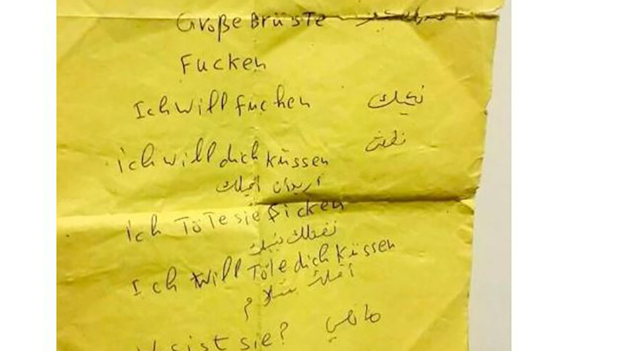 Het briefje dat is gevonden bij een van de twee zakkenrollers die donderdag in Keulen zijn aangehouden. Beeld screenshot