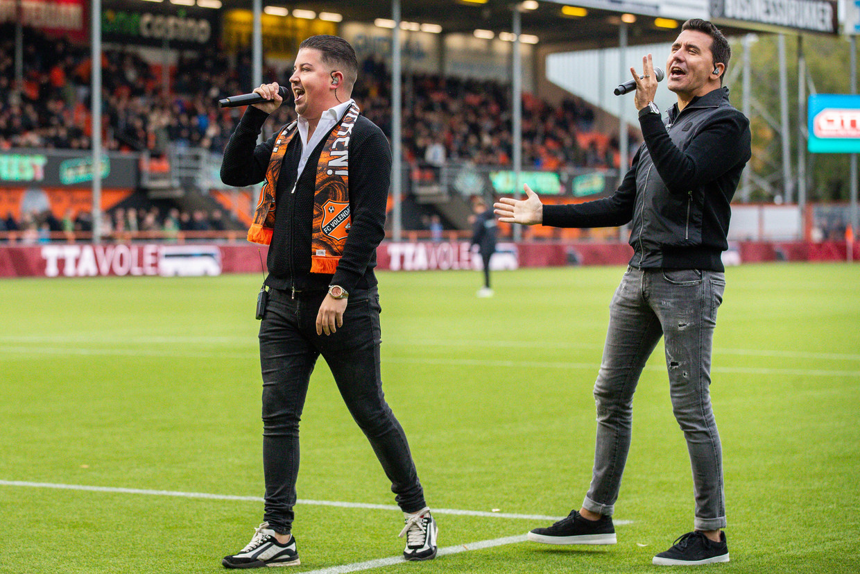 Jan Smit stapt met het bestuur op bij Volendam De Volkskrant
